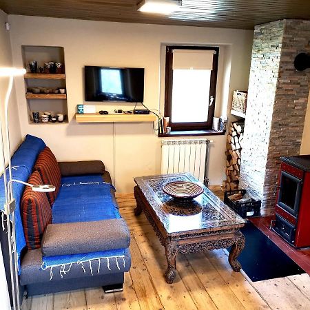הוילה לוג פוד מנגרטום Predel House מראה חיצוני תמונה